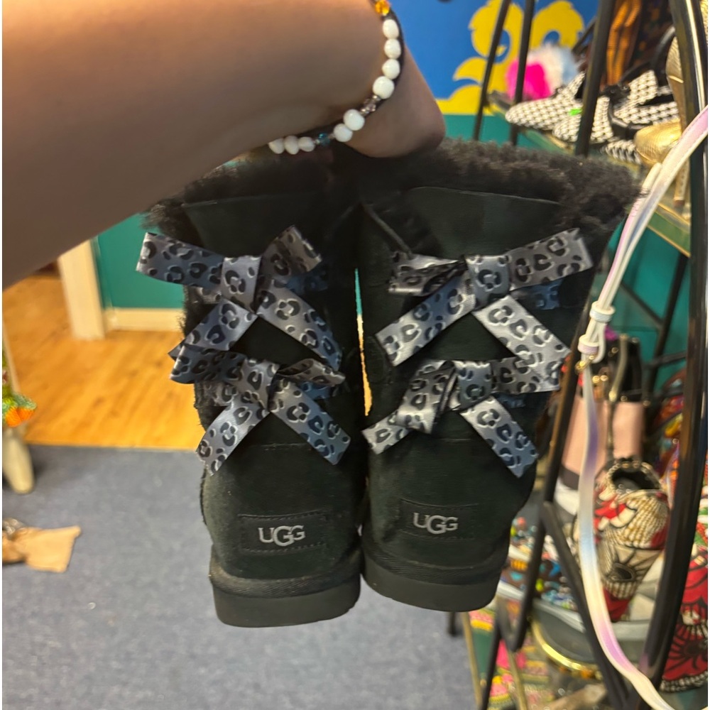 size 4 Ugg boots female
